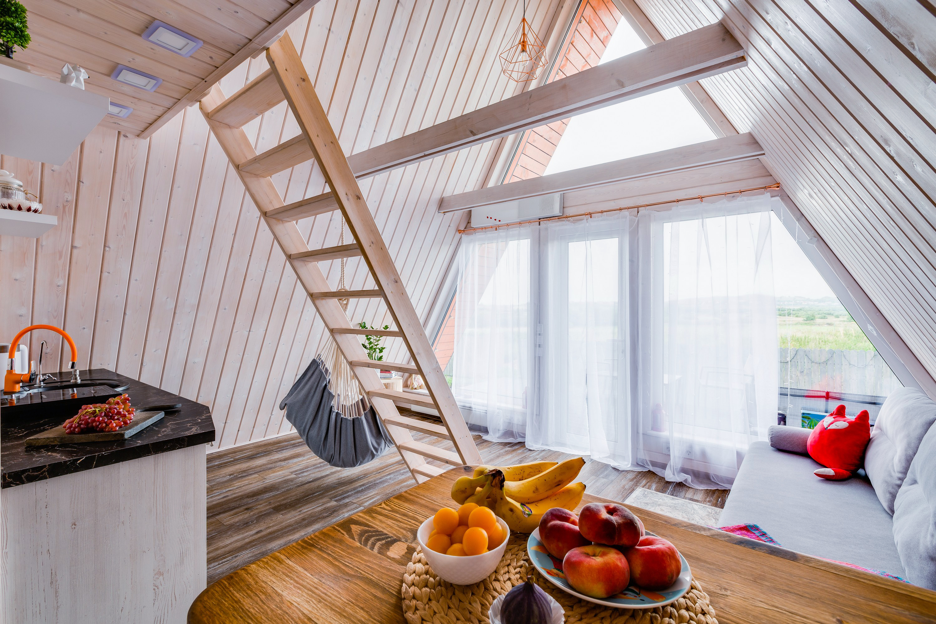 Фото Лиса в шалаше