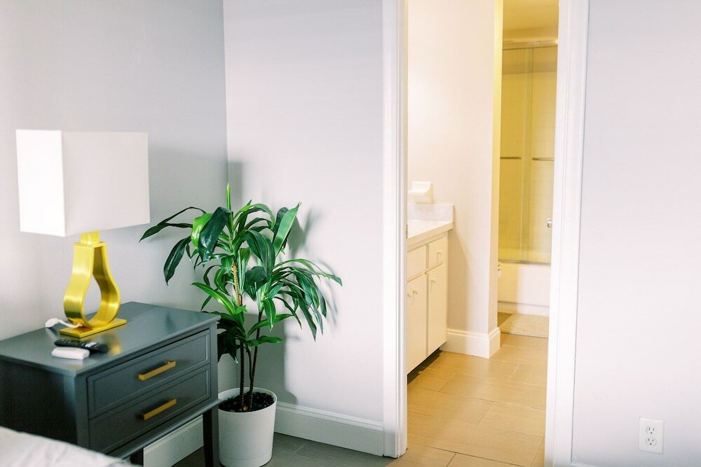 Фото Bayview Apartments by Lowkl