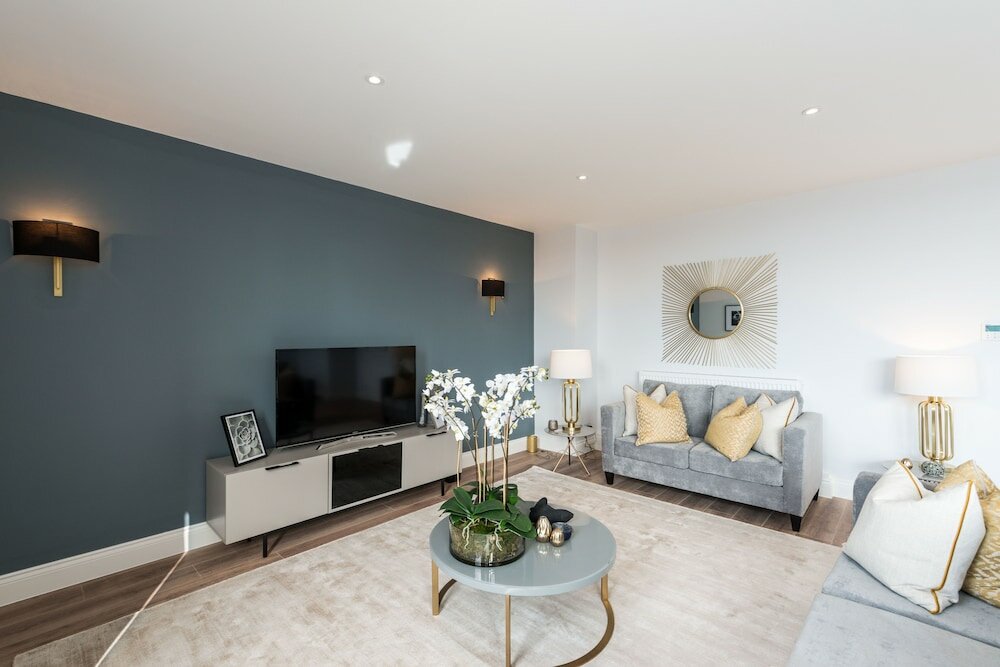 Фото The Carlyle - Elegant Serviced Apartments