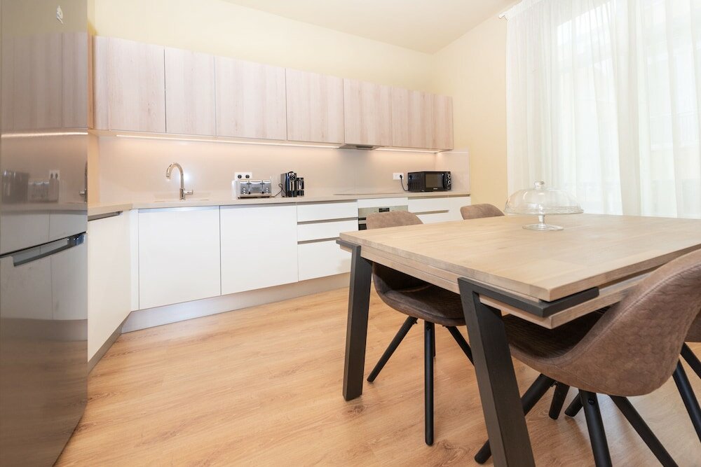 Фото Continental Suit Sky