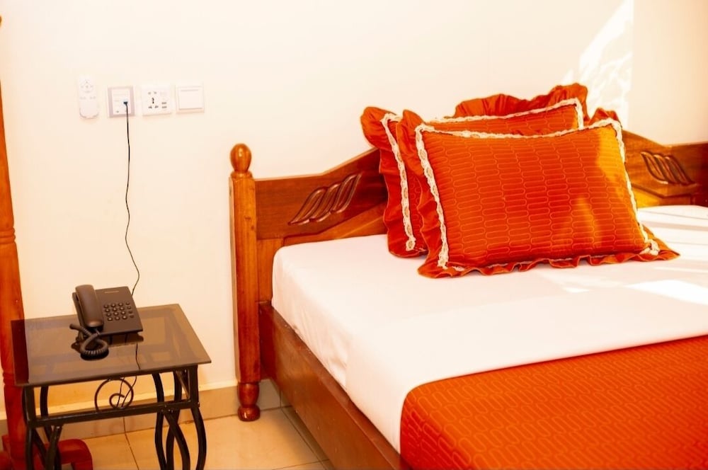 Фото Novaland Hotel