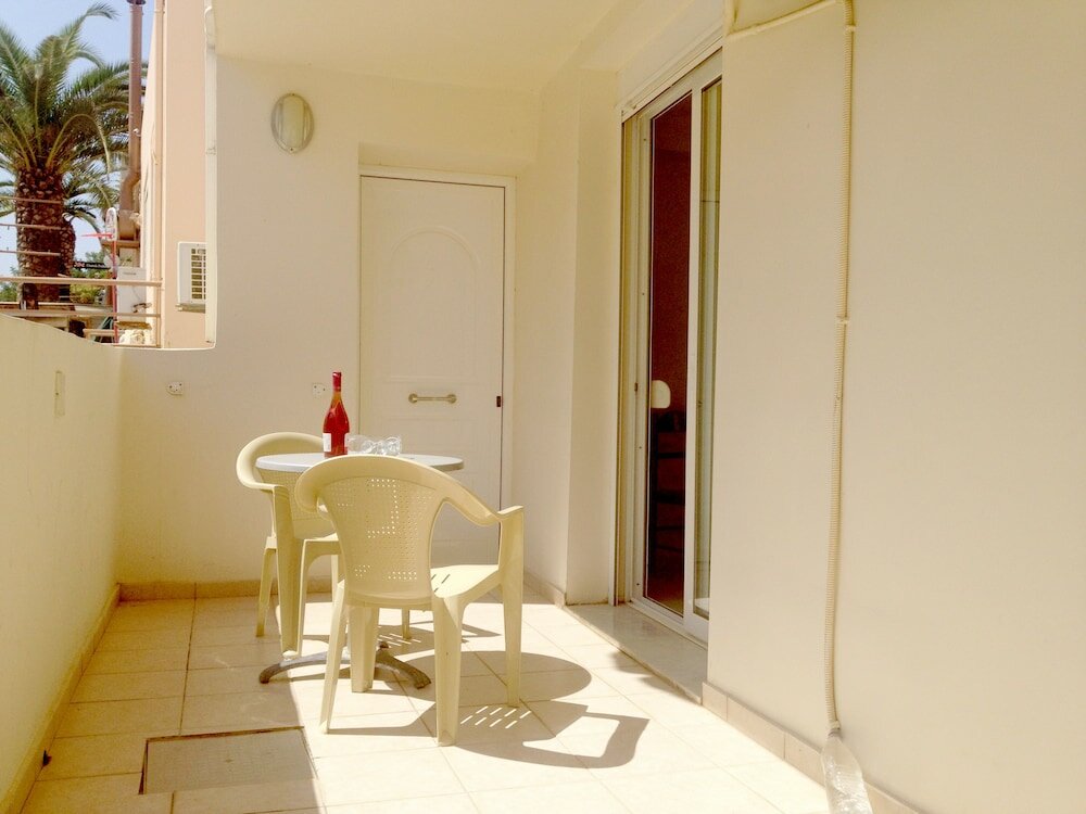 Фото Semiramis Suites