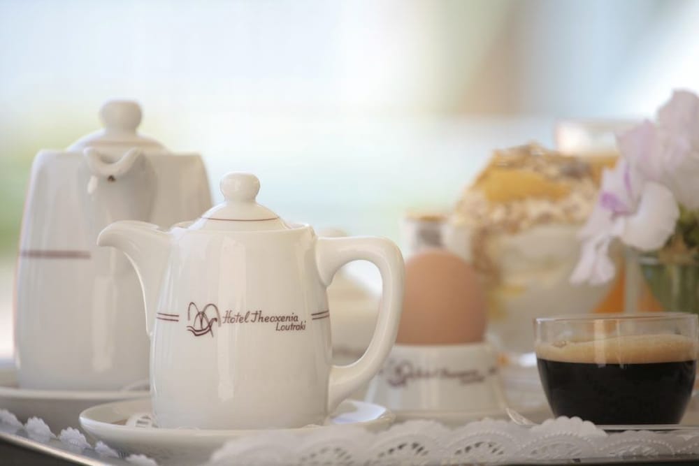 Фото Hotel Theoxenia Loutraki