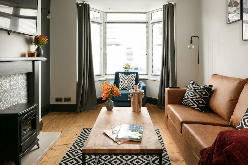 Фото 2 Bed - Sutton House by Pureserviced