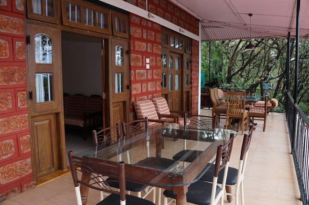 Фото Hotel Godai Girikunj