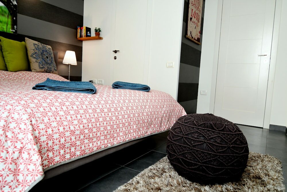 Фото Stunning guest suite in stunning village