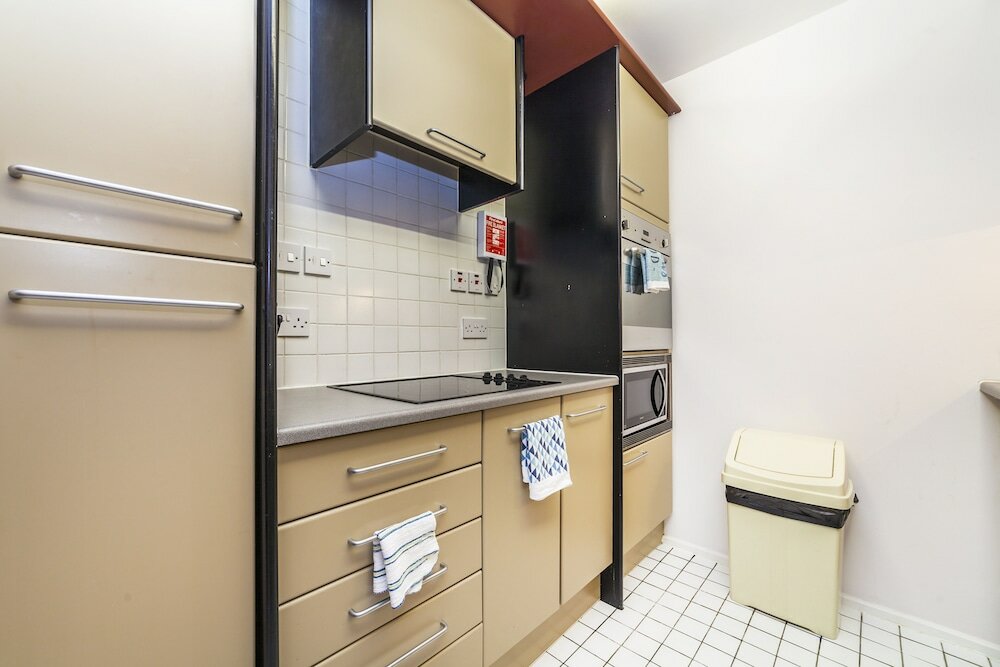 Фото Point West Apartments Gloucester Road