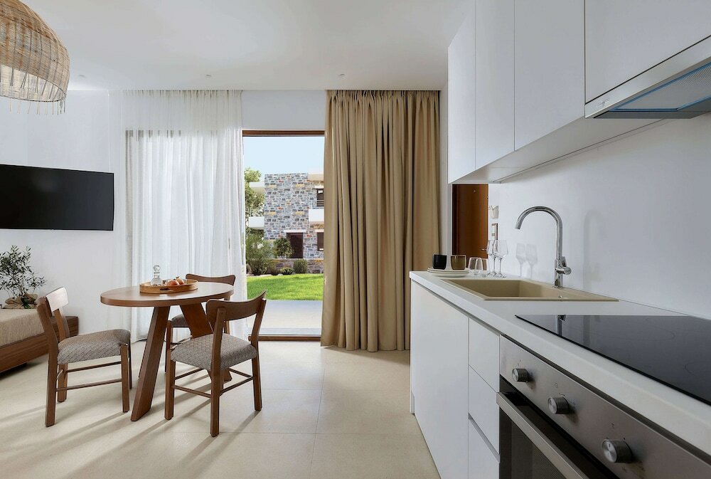 Фото Volta Suites and Villas