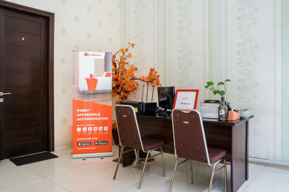 Фото RedDoorz near Ma Chung University