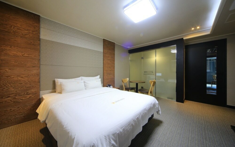 Фото Geoje Jangseungpo Yangpa