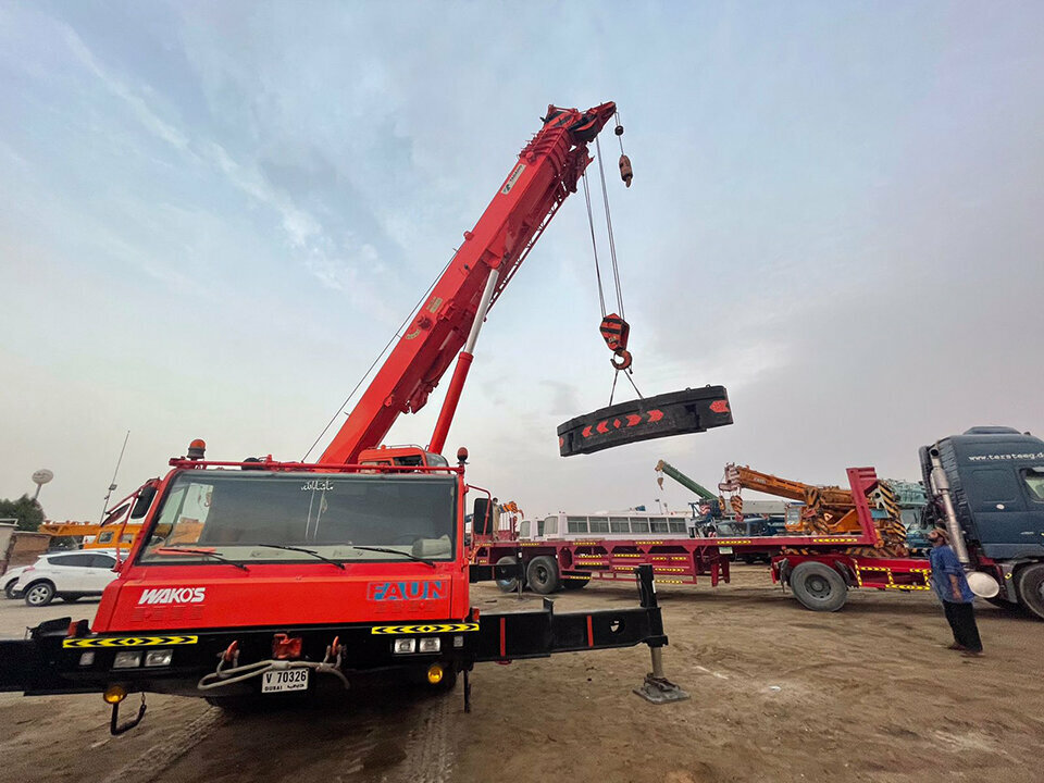 Special equipment and special vehicles Al Amana Corner General Transporting, Abu Dhabi, photo