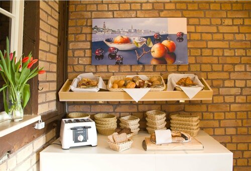 Внешний вид отеля Hotel Kreuzer в Ведели, фото 3