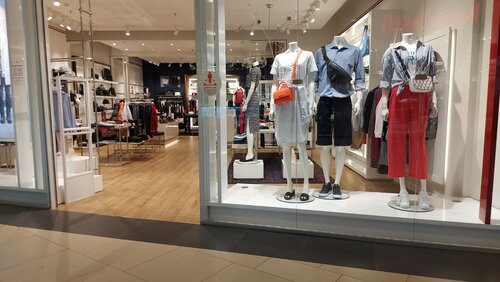H&m 2024 tommy hilfiger