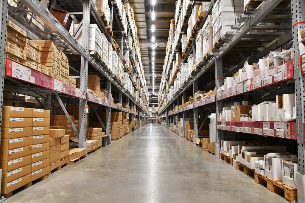 Фото склада для презентации