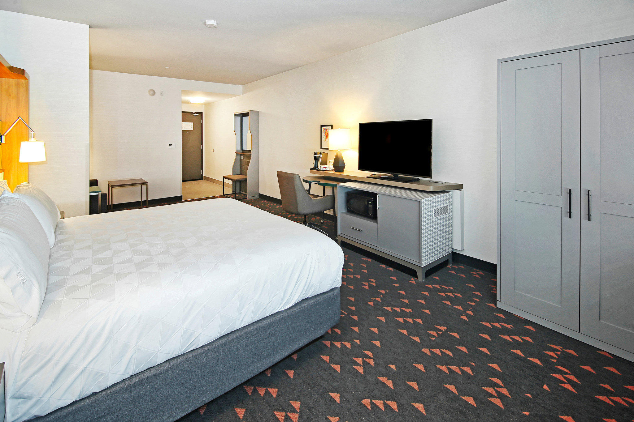 Фото Holiday Inn Hotel & Suites Calgary Airport North by IHG