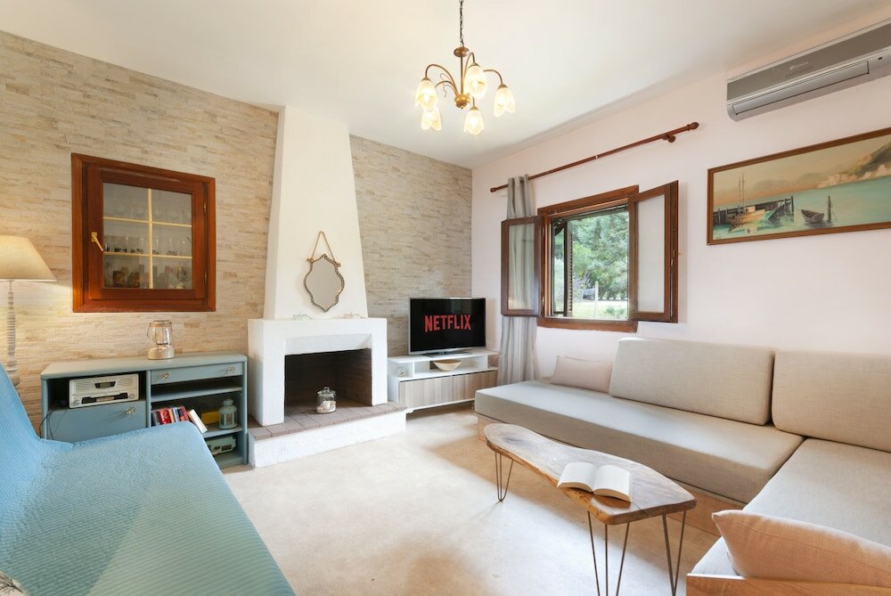 Фото Beachfront house with amazing sea view