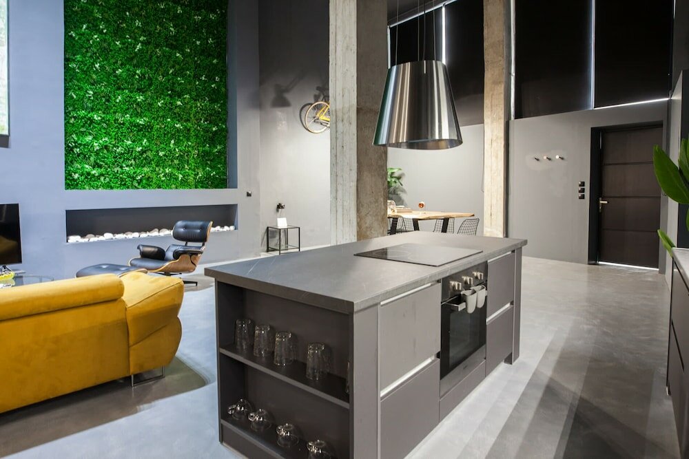 Фото Modern Industrial Apt In Neos Kosmos