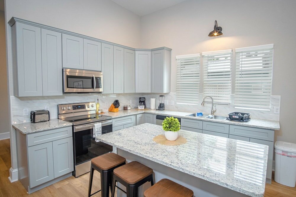 Фото Brand New Remodeled 3br/2.5ba House Near Downtown