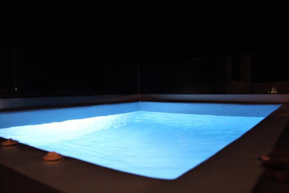 Фото White Element