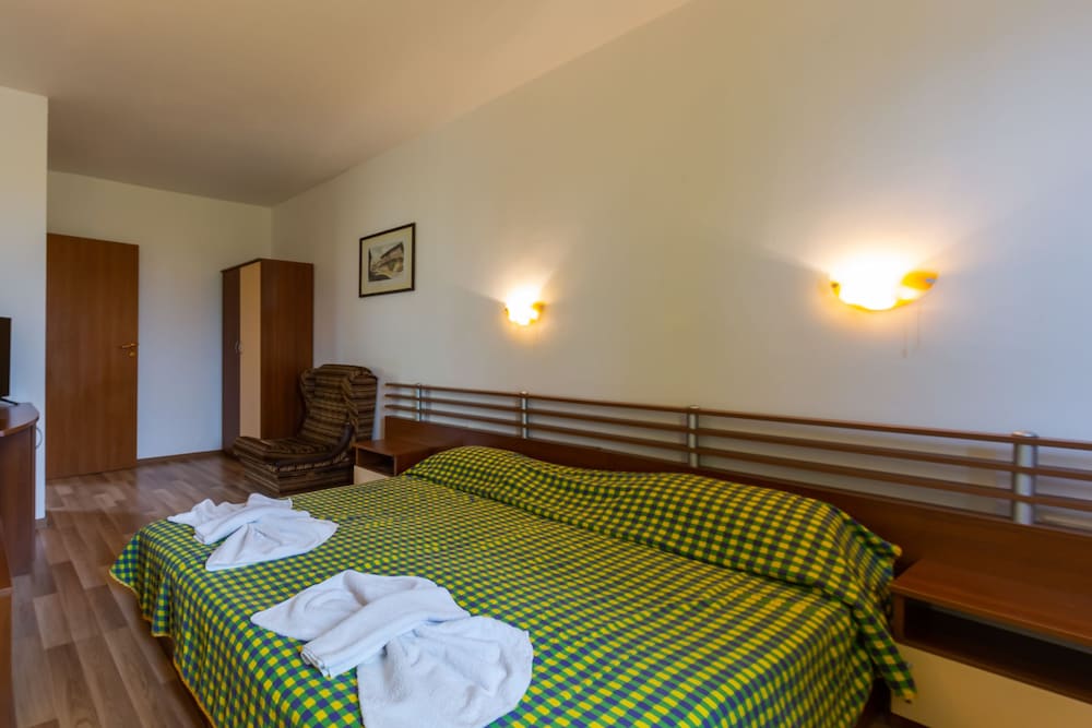 Фото Family Apartment in Dafinka Guest House