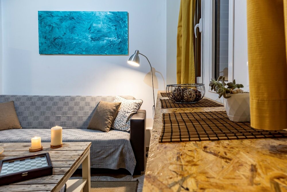 Фото Downtown Yellow Studio - Central Secret Nest