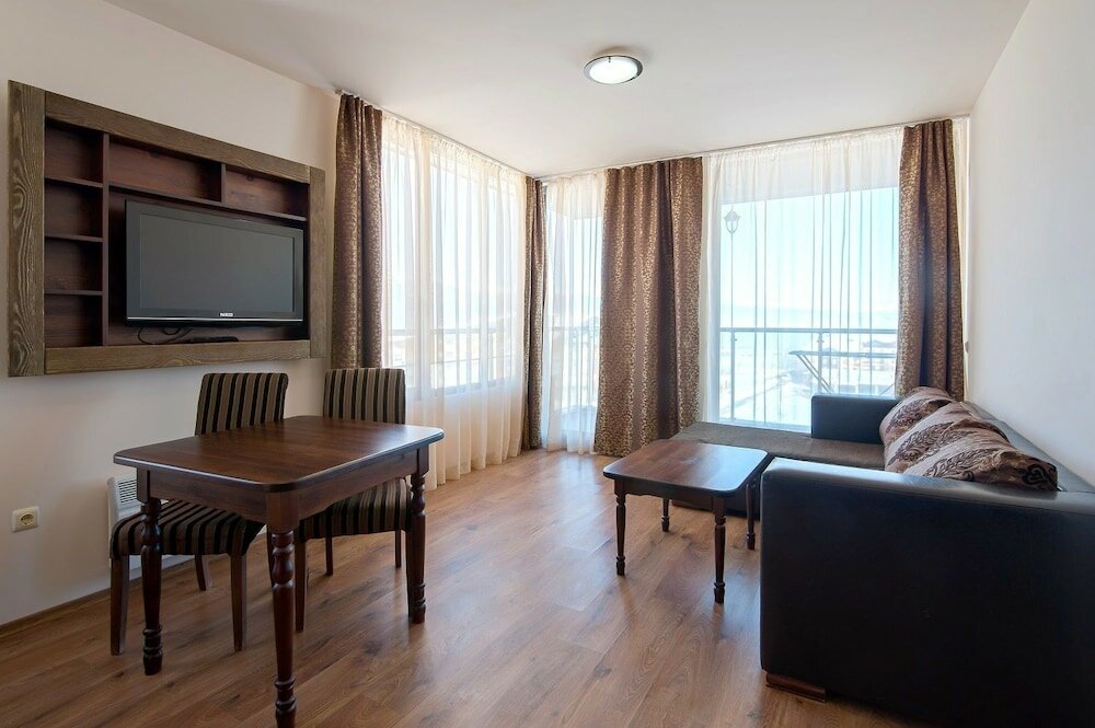 Фото Cornelia Deluxe Residence