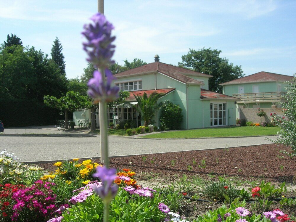 Фото Fasthôtel Avignon Nord