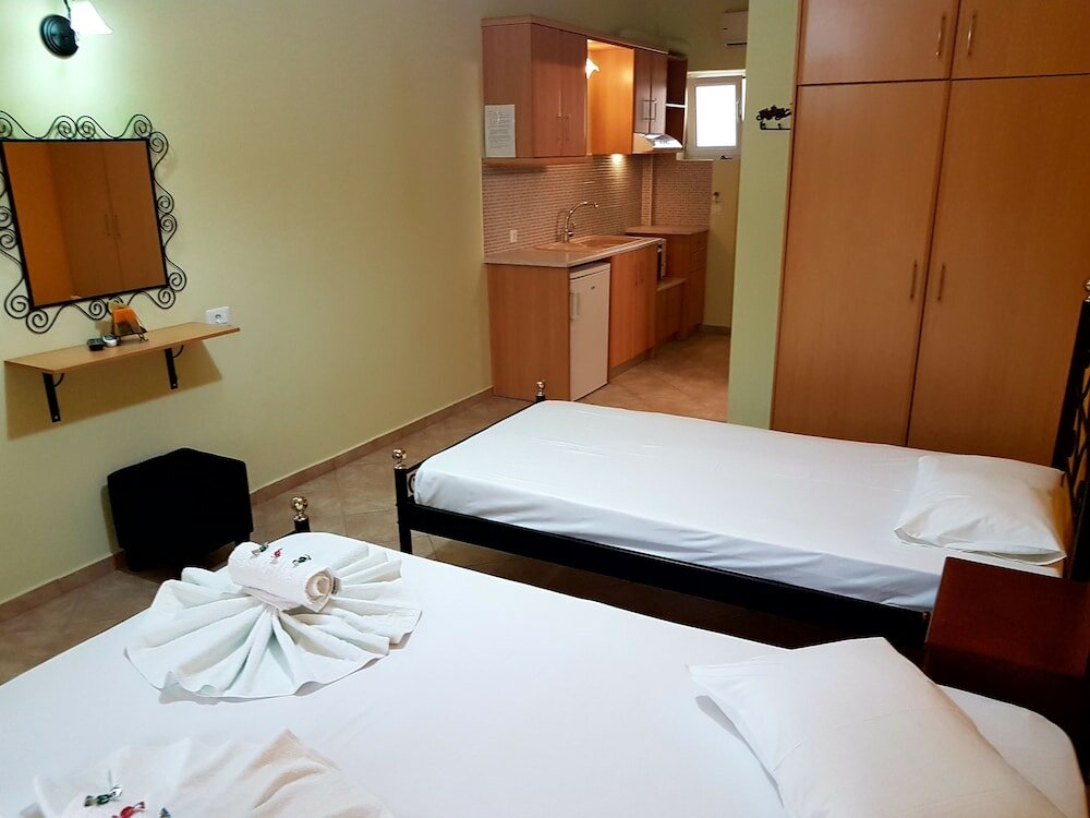 Фото Marathon Studios &Apartments