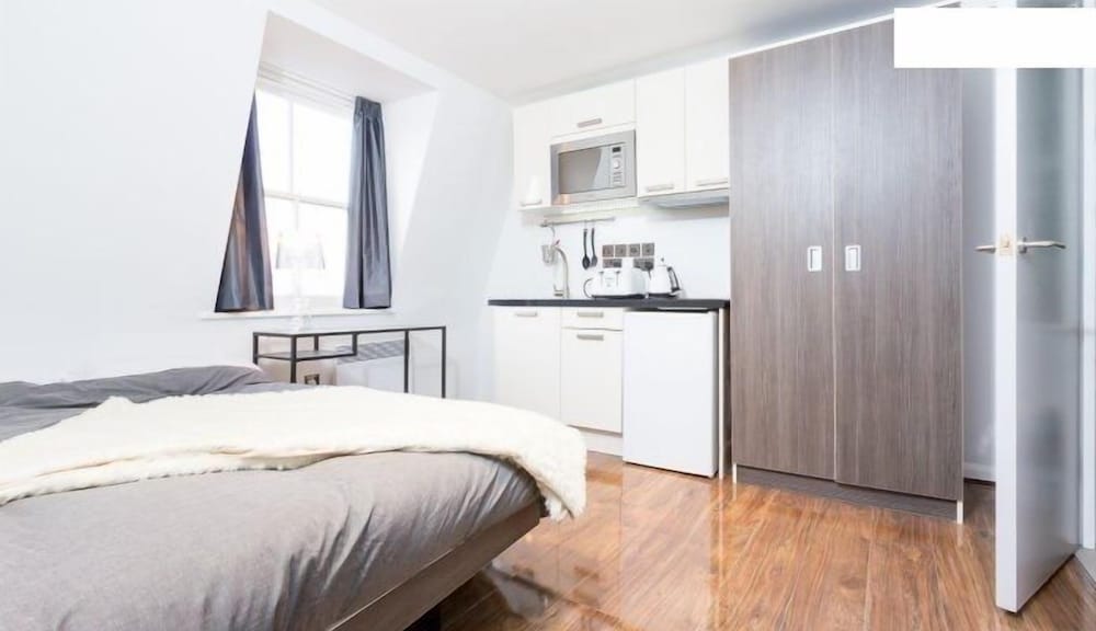 Фото The Dome Hyde Park