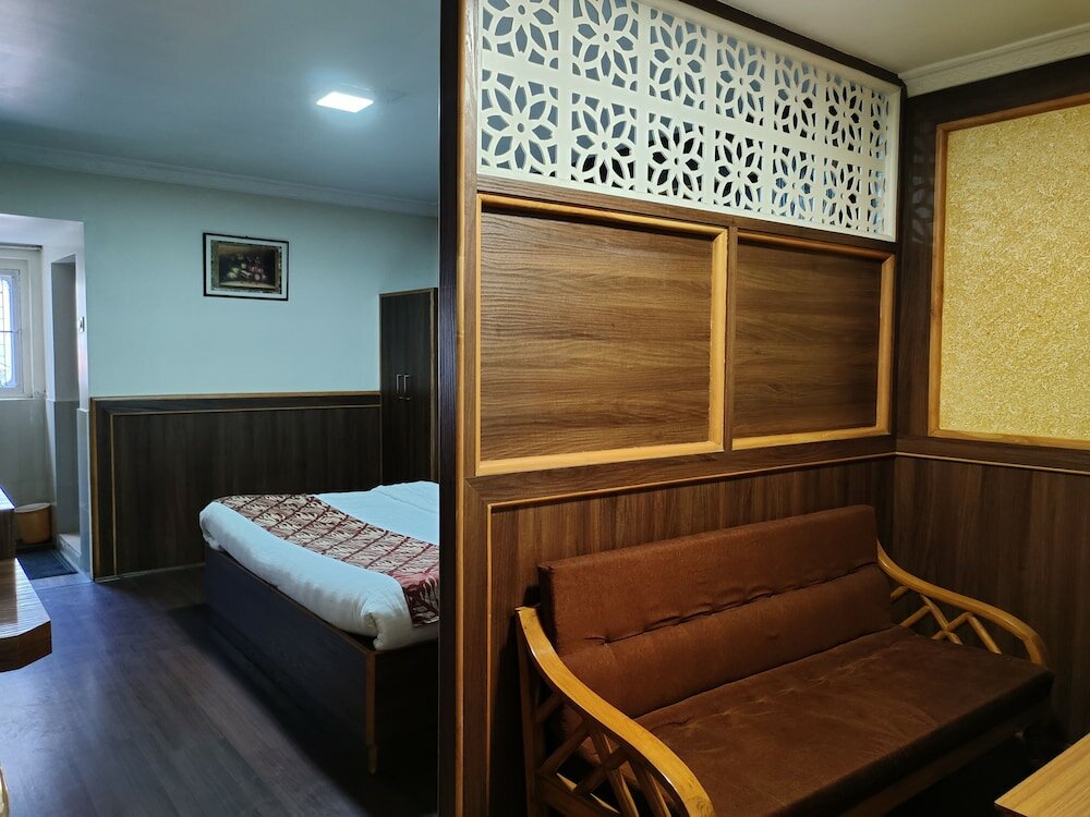 Фото Hotel Alakapuri