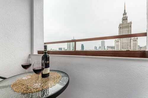 Гостиница Apartment City Center Zlota by Renters в Варшаве