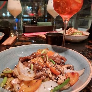 Tokyo (Vladivostok, Leytenanta Burachka Strreet, 1Б), restaurant