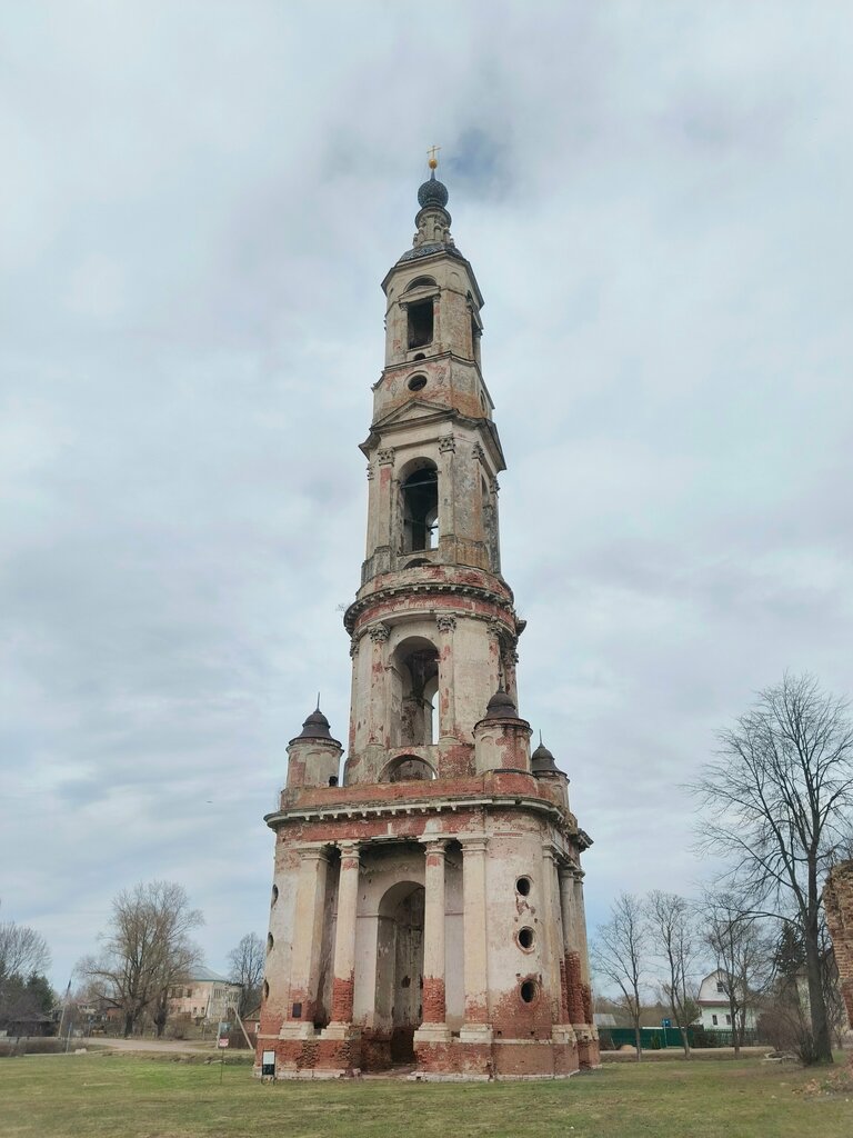 Достопримечательность Колокольня Никитской церкви в Поречье-Рыбном, Ярославская область, фото