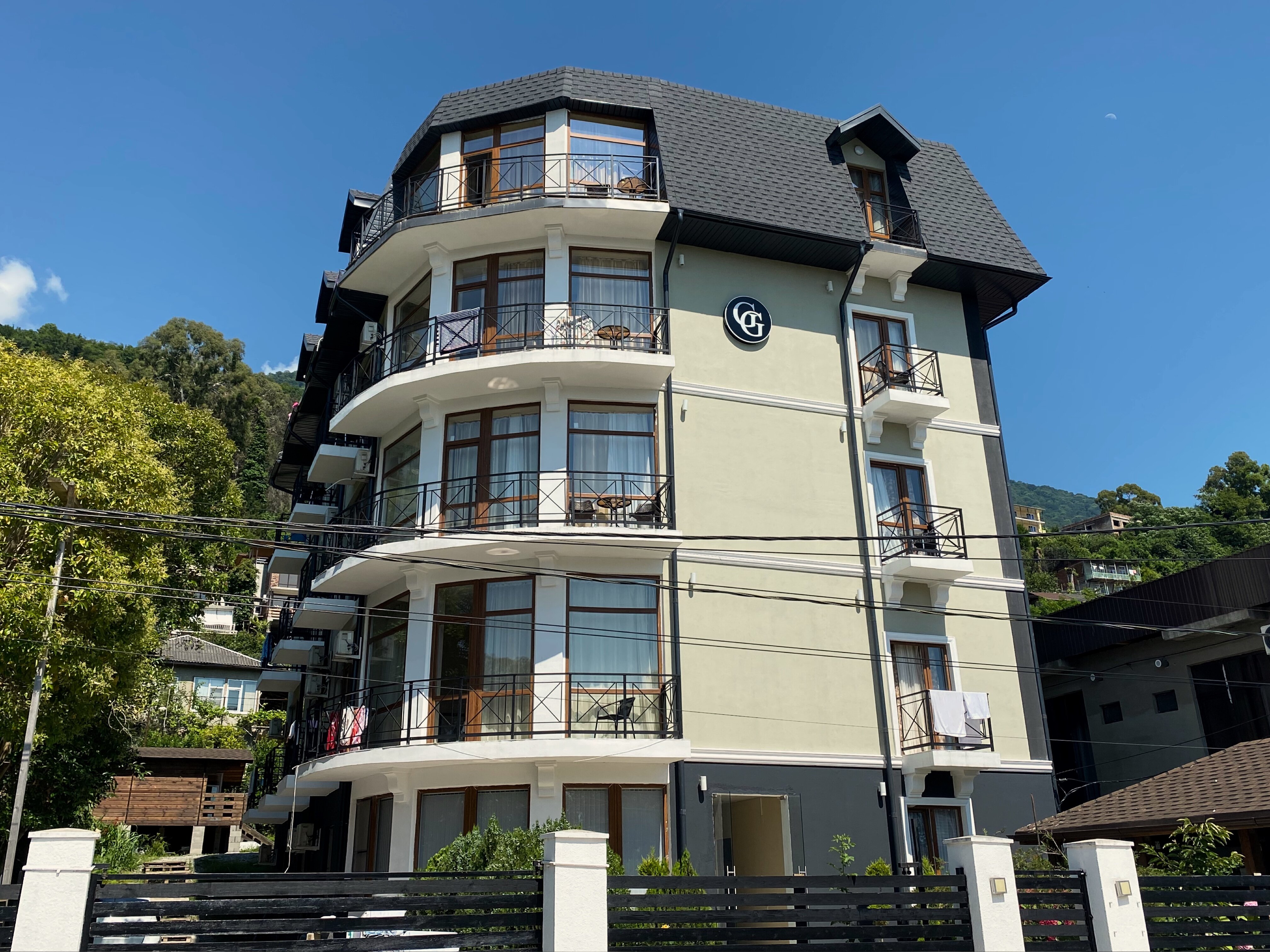 Фото отеля 1