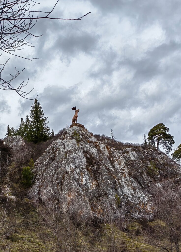 Genre sculpture Лось, Nizhniye Sergi, photo