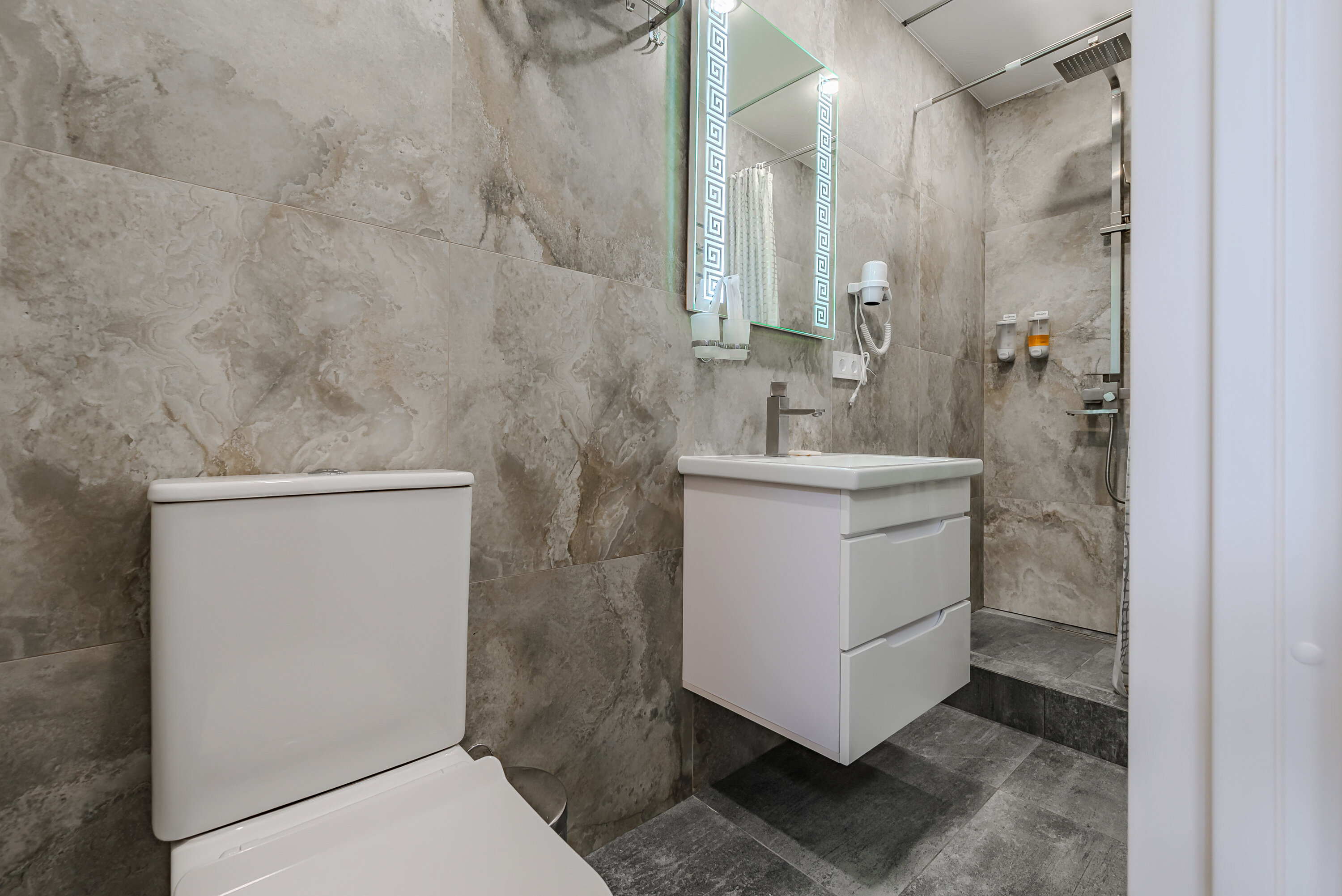 Фото Astra Montale Family