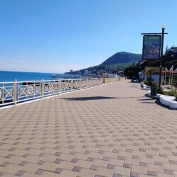 Гостиница Пеликан в Алуште