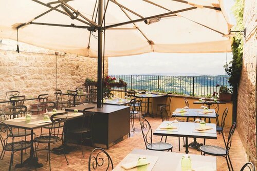 Гостиница Osteria del Borgo в Монтепульчане