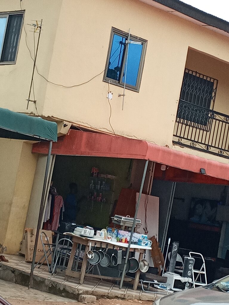 Second-hand shop Second hand goods, Accra, photo
