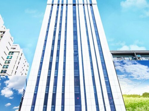 Внешний вид отеля Just Sleep Kaohsiung Zhongzheng Hotel в Гаосюне, фото 2