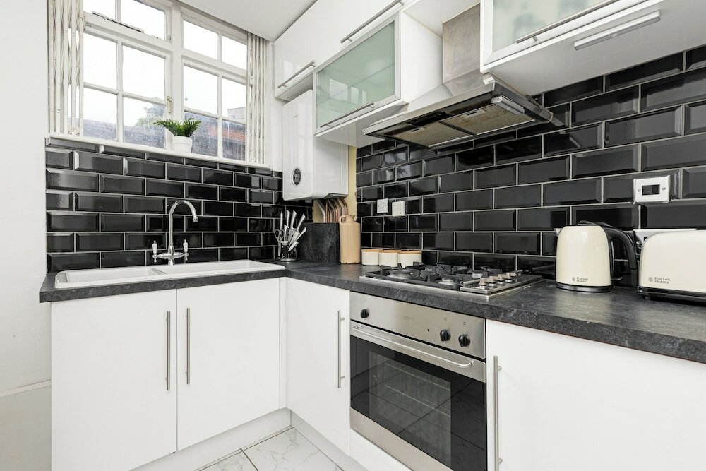 Фото The Bow Road Collection