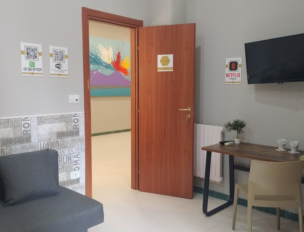 Фото Royal Rooms Station Napoli