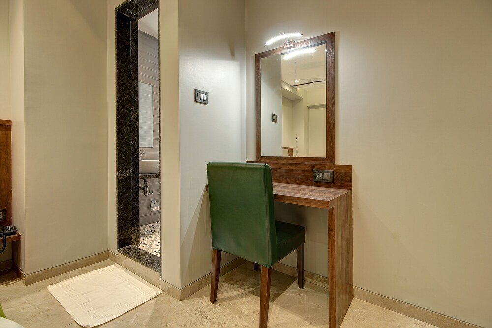 Фото StayBird - Fortune House Business Hotel