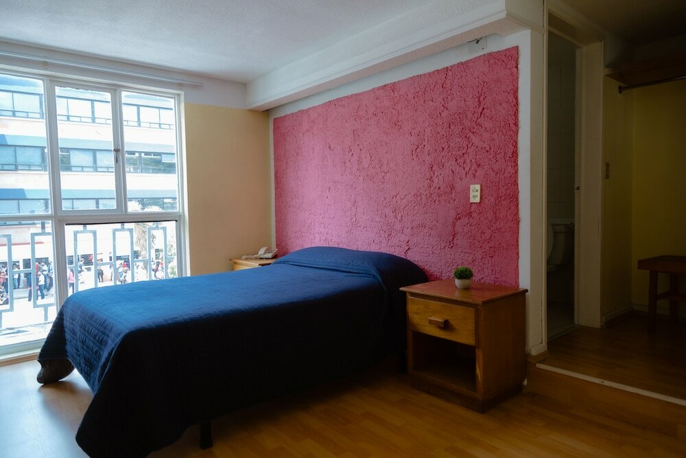 Фото Hotel Zacatecas Courts