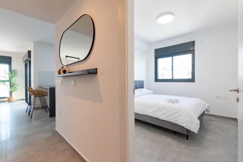 Фото Luxury Apt 3 Br New Tower Parking