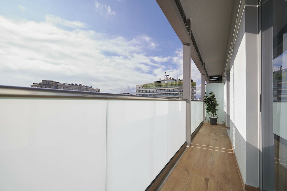 Фото Meni Apartments Hotel