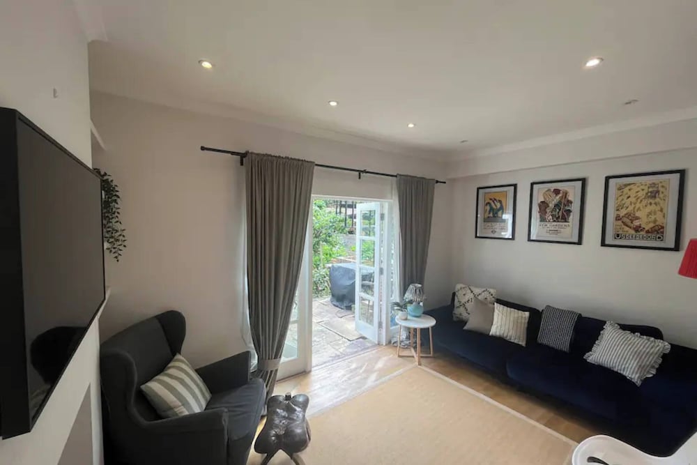 Фото Beautiful 1bd Flat With Garden - Kentish Town