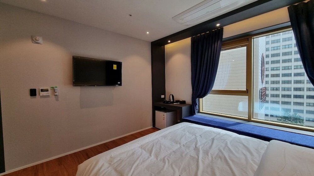 Фото Goldstone Hotel