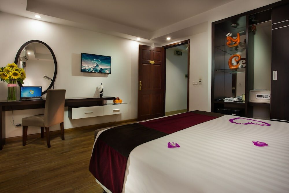 Фото Parklane Hanoi Hotel