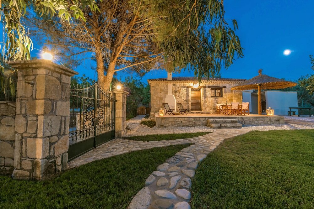 Фото Leeda's Cottages